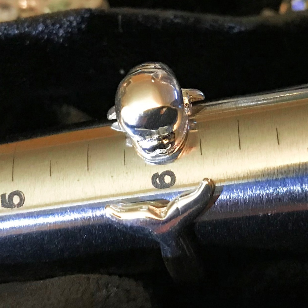 Darling Silver Beluga Ring w/ Gift Box & Tag - Picture 4 of 5